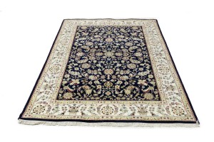 Dark Navy Floral 5'5X8 Indo-Nain Oriental Rug