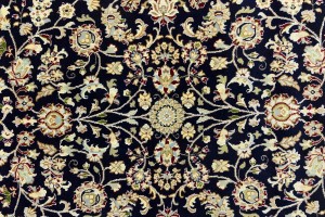Dark Navy Floral 5'5X8 Indo-Nain Oriental Rug
