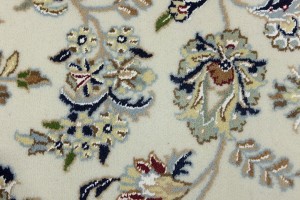 Cream Floral 8X10 Indo-Nain Oriental Rug
