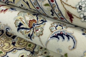 Cream Floral 8X10 Indo-Nain Oriental Rug