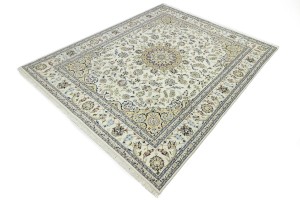 Cream Floral 8X10 Indo-Nain Oriental Rug