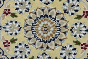 Cream Floral 8X10 Indo-Nain Oriental Rug