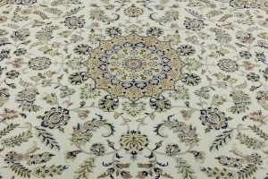 Cream Floral 8'3X11'6 Indo-Nain Oriental Rug