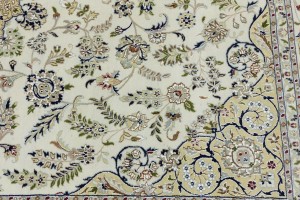 Cream Floral 9X12 Indo-Nain Oriental Rug