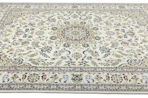 Cream Floral 9X12 Indo-Nain Oriental Rug