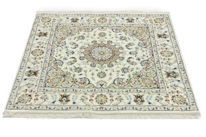 Cream Floral 4X4 Indo-Nain Oriental Square Rug