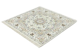 Cream Floral 4X4 Indo-Nain Oriental Square Rug