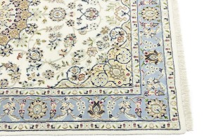 Cream Floral 4X6 Indo-Nain Oriental Rug