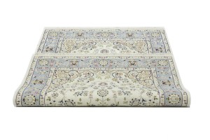 Cream Floral 4X6 Indo-Nain Oriental Rug