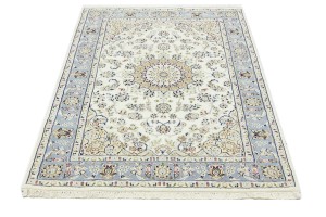 Cream Floral 4X6 Indo-Nain Oriental Rug