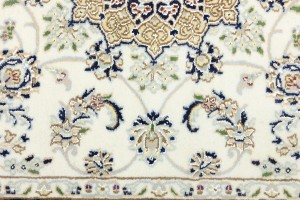 Cream Floral 4X6 Indo-Nain Oriental Rug