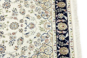 Cream Floral 4X6 Indo-Nain Oriental Rug