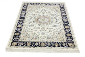 Cream Floral 4X6 Indo-Nain Oriental Rug