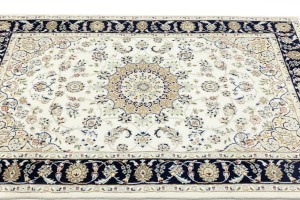 Cream Floral 4X6 Indo-Nain Oriental Rug