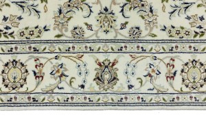 Cream Floral 5X8 Indo-Nain Oriental Rug