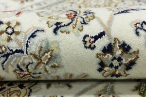 Cream Floral 5X8 Indo-Nain Oriental Rug
