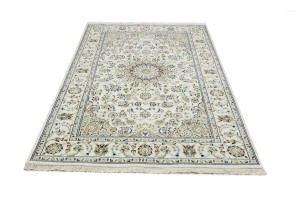 Cream Floral 5X8 Indo-Nain Oriental Rug