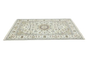 Cream Floral 5X8 Indo-Nain Oriental Rug