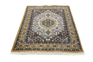 Cream Floral Tribal 4X6 Indo-Bidjar Oriental Rug