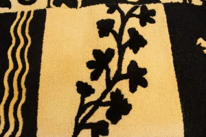 Cream & Black Floral 5X8 Hand-Tufted Modern Rug