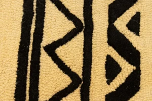 Cream & Black Floral 5X8 Hand-Tufted Modern Rug