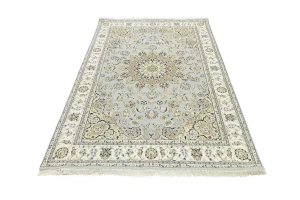 Light Blue-gray Floral 7X10 Indo-Nain Oriental Rug