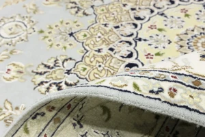 Light Blue-gray Floral 7X10 Indo-Nain Oriental Rug