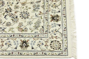 Cream Floral 4X4 Indo-Nain Oriental Square Rug