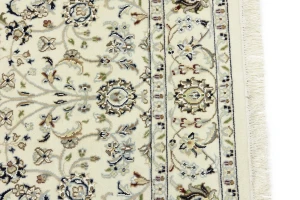 Cream Floral 4X4 Indo-Nain Oriental Square Rug