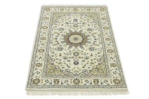 Cream Floral 3X4 Indo-Nain Oriental Rug