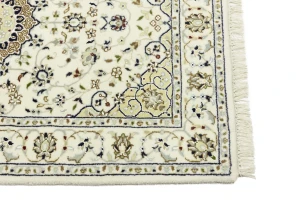 Cream Floral 3X4 Indo-Nain Oriental Rug