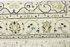 Cream Floral 3X4 Indo-Nain Oriental Rug