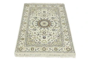 Cream Floral 3X4 Indo-Nain Oriental Rug