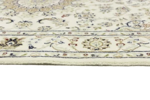 Cream Floral 4X6 Indo-Nain Oriental Rug