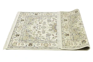 Cream Floral 4X6 Indo-Nain Oriental Rug