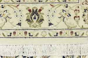 Cream Floral 4X6 Indo-Nain Oriental Rug