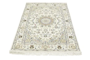 Cream Floral 4X6 Indo-Nain Oriental Rug