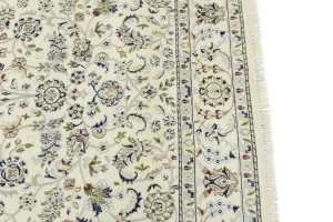 Cream Floral 5'5X7'9 Indo-Nain Oriental Rug