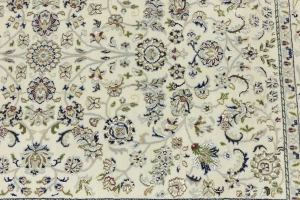 Cream Floral 5'5X7'9 Indo-Nain Oriental Rug