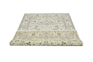 Cream Floral 5'5X7'9 Indo-Nain Oriental Rug