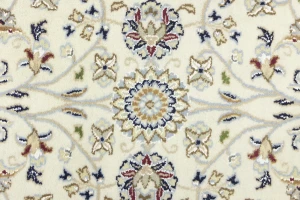 Cream Floral 5'5X7'9 Indo-Nain Oriental Rug