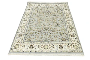 Light Blue-gray Floral 5X7 Indo-Nain Oriental Rug