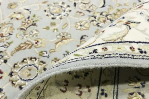 Light Blue-gray Floral 5X7 Indo-Nain Oriental Rug