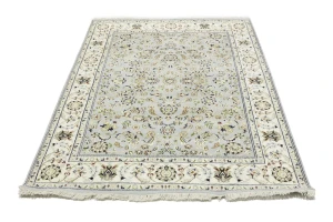 Light Blue-gray Floral 5X7 Indo-Nain Oriental Rug