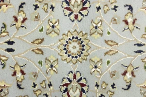 Light Blue-gray Floral 5X7 Indo-Nain Oriental Rug