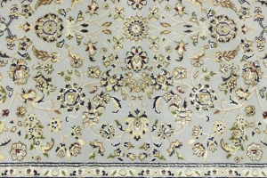 Light Blue-gray Floral 5X7 Indo-Nain Oriental Rug