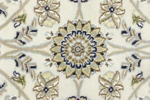 Cream Floral 8X10 Indo-Nain Oriental Rug