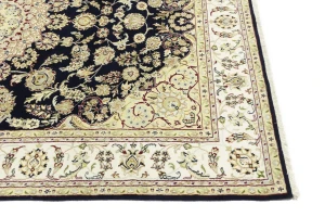 Cream Floral 7X10 Indo-Nain Oriental Rug