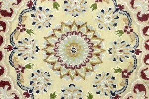 Cream Floral 7X10 Indo-Nain Oriental Rug