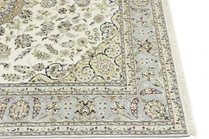 Cream Floral 8X10 Indo-Nain Oriental Rug